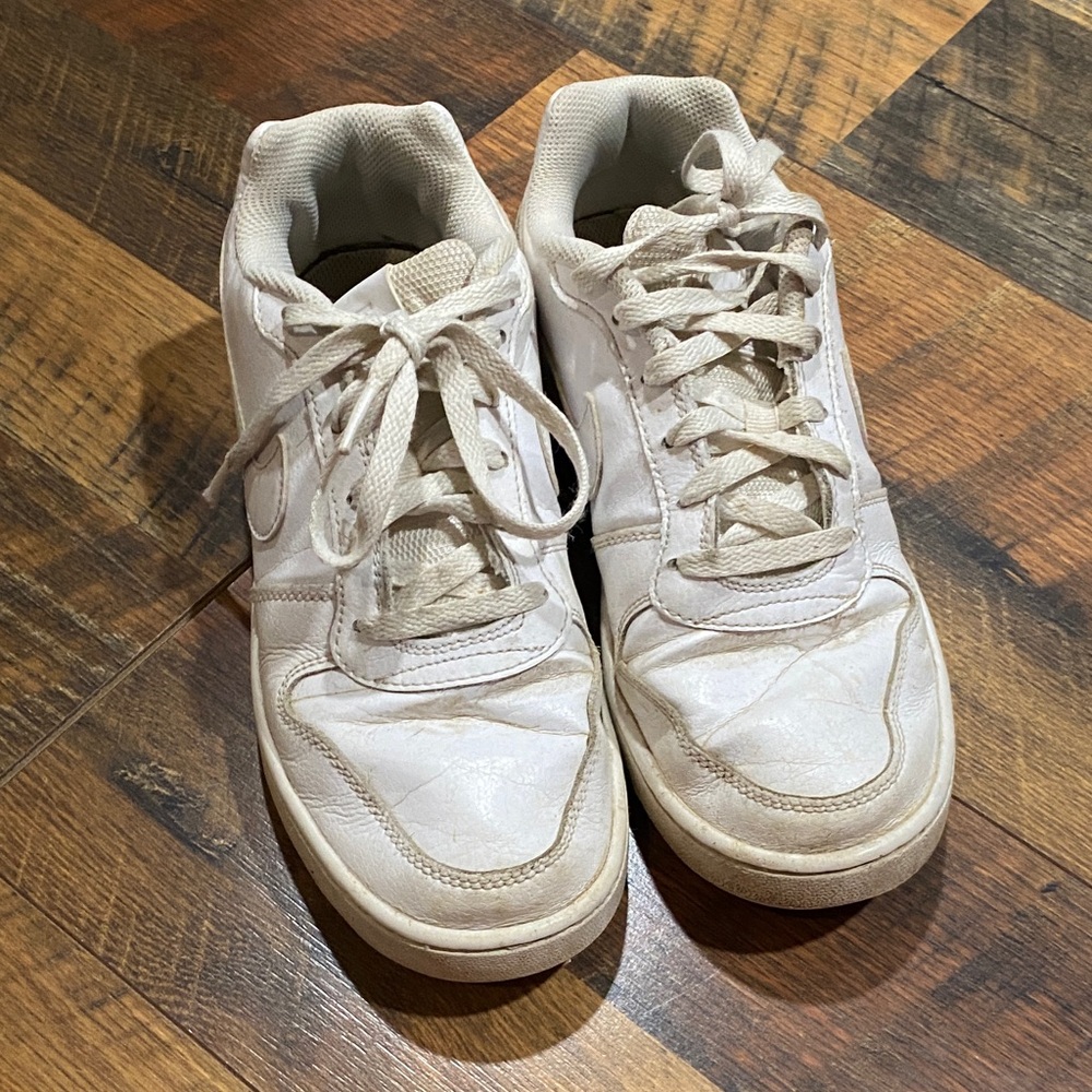 Nikes women sneakers